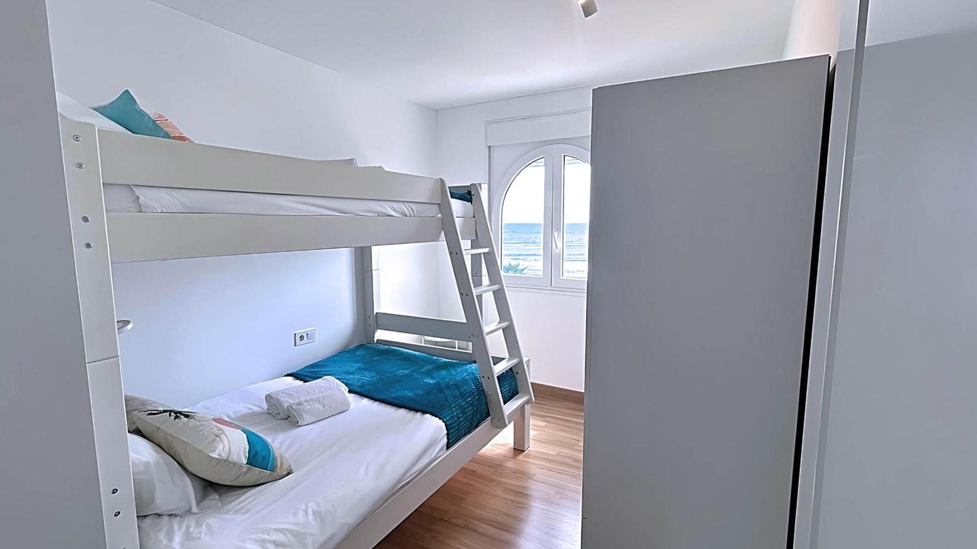 Atico De Albaida Duplex Frente Al Mar Apartment Morche Luaran gambar