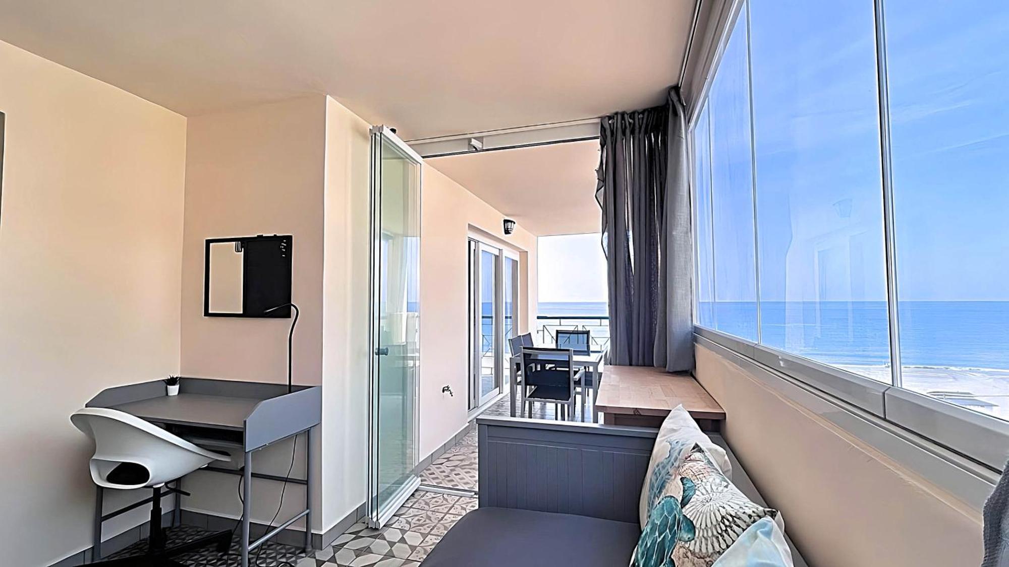 Atico De Albaida Duplex Frente Al Mar Apartment Morche Luaran gambar